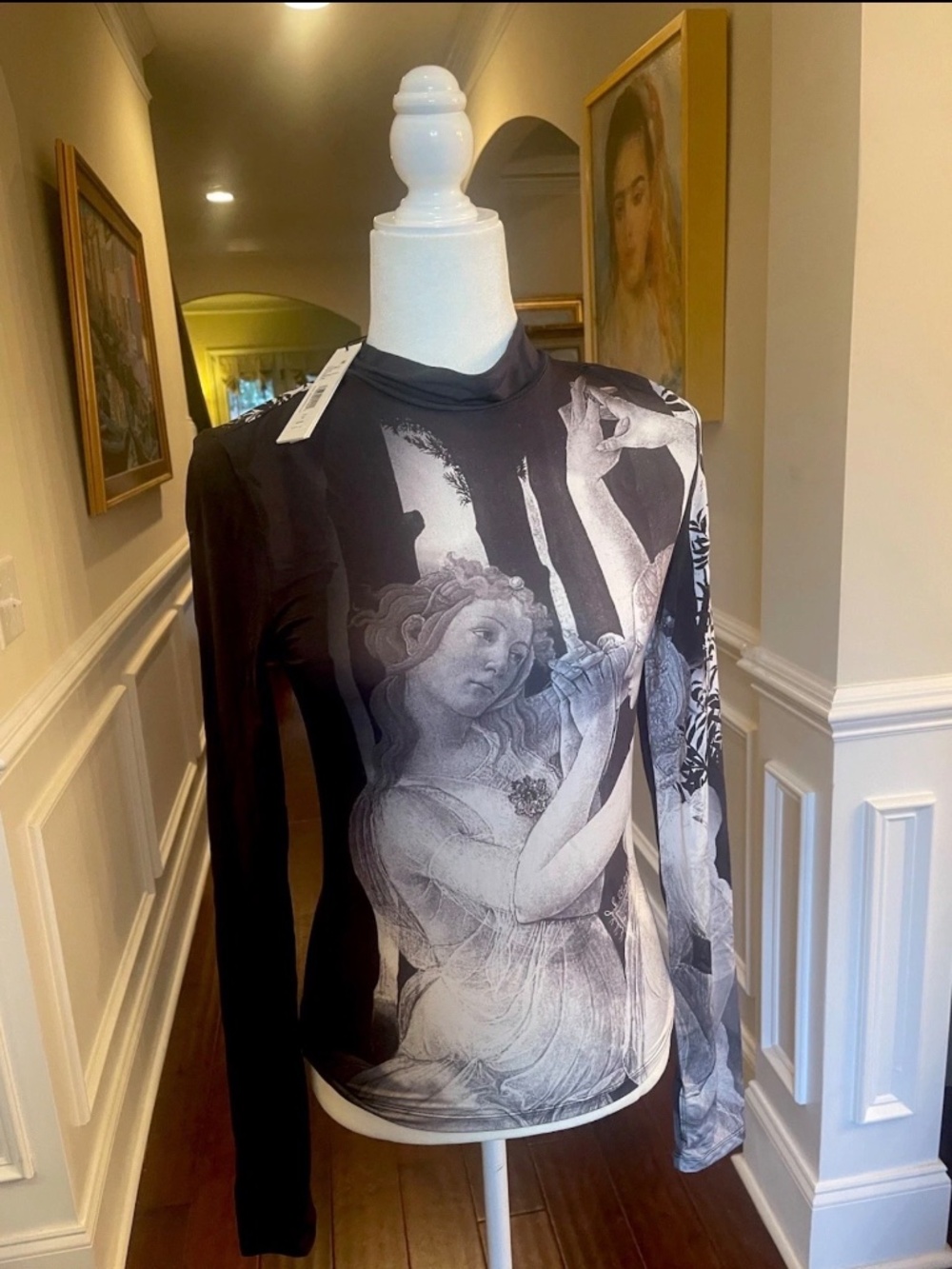 Alice & Olivia Delaina Mock T-neck Renaissance Fresco Body Con Top Size Med NWT - Picture 4 of 14